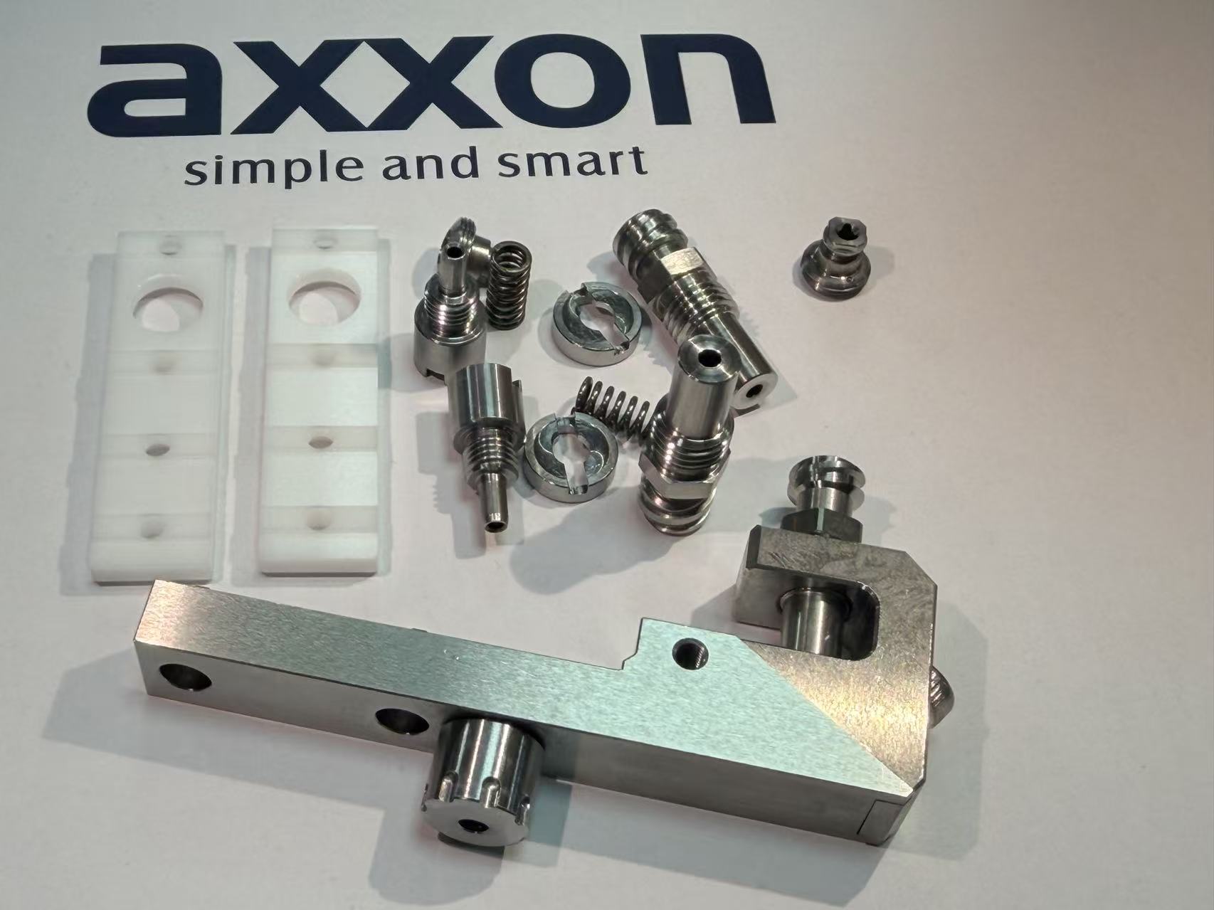 Axxon Piezo झडप